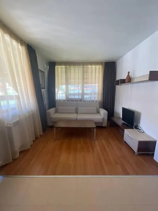 Lovely Private Apartment In Belelvedre Μπάνσκο